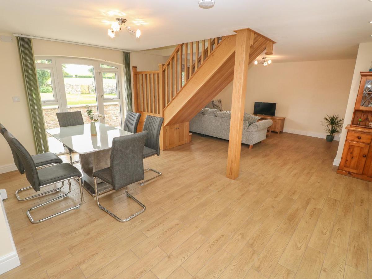 Woodpecker Barn Villa Pontyclun Exterior photo